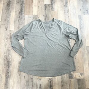 Torrid Women 1 Plus Heather Grey Classic Fit V-Neck Long Sleeve Curved Hem Tee